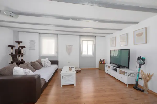 Wohnbereich OGder Immobilien: Attraktives Immobilienensemble mit Potenzial – Wohnen, Vermieten, Entwickeln! (Foto)