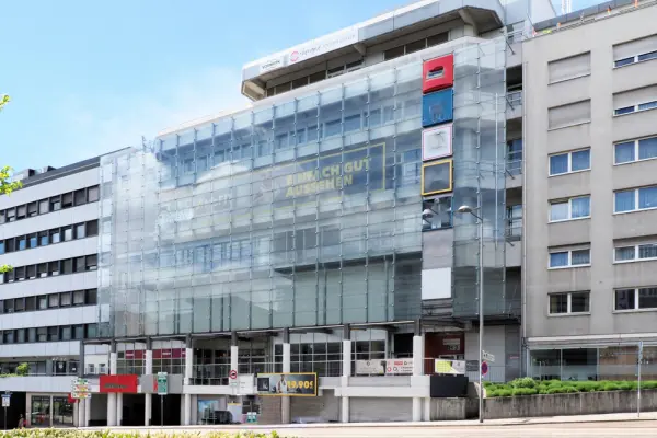 Hausansichtder Immobilien: Provisionsfrei! Ideen verwirklichen - Bürofläche mit grüner Oase im Zentrum (Titelbild)