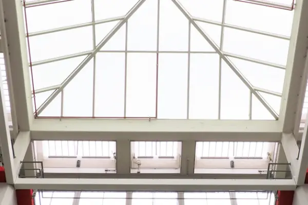 Emotionen_neuder Immobilien: Provisionsfrei! Ideen verwirklichen - Bürofläche mit grüner Oase im Zentrum (Foto)