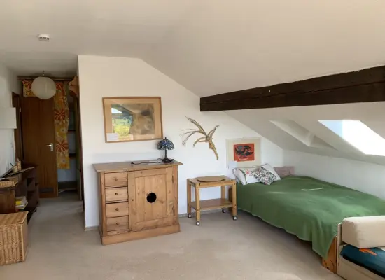 Oberes Zimmerder Immobilien: Interessante DG-Wohnung mit Ausblick (Foto)