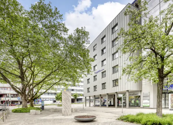 Ansicht Gelände / Lageder Immobilien: Die perfekte Bühne für Ihren Erfolg: Renovierungsbedürftiges Büro in Pforzheim wartet auf Ihre Ideen (Foto)