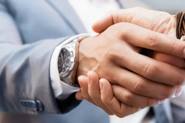 Handschlag der Immobilie: Die perfekte Bühne für Ihren Erfolg: Renovierungsbedürftiges Büro in Pforzheim wartet auf Ihre Ideen (Foto_gross)