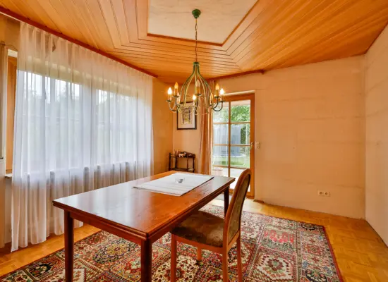 Esszimmer im EGder Immobilien: Solides Zweifamilienhaus in bester Lage! (Foto)