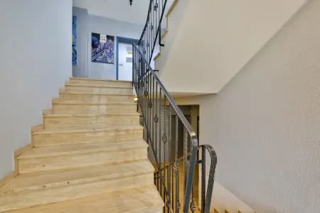 Treppenhausder Immobilien: Attraktives Gewerbeobjekt mit vielseitigen Nutzungsmöglichkeiten! (Foto)