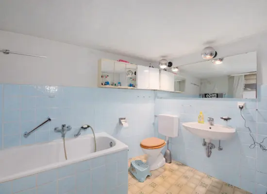 Badezimmer EG Vorderhaus