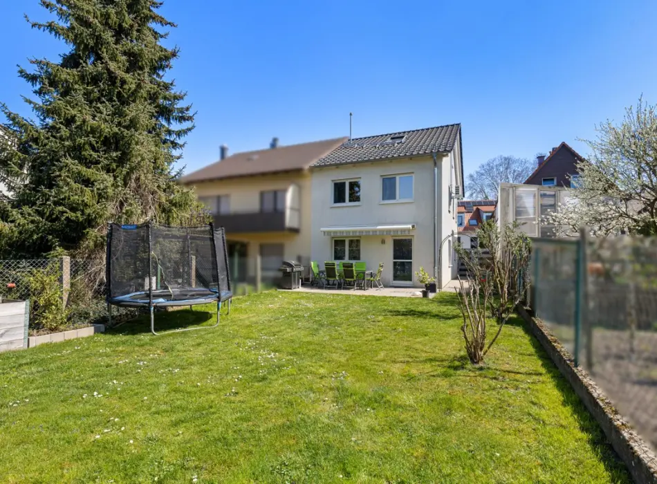 Hinterhaus Aussenansicht (10)der Immobilien: Privatsphäre & Potenzial – das Beste aus beiden Welten € 28.080,-- Miete p.a. (Titelbild)