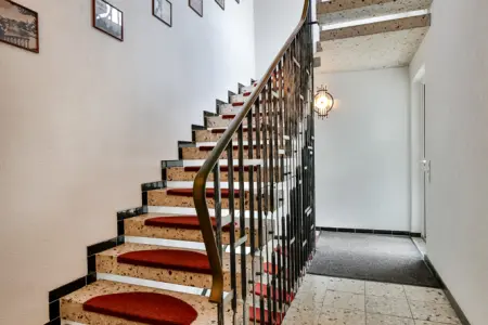 Treppenaufgangder Immobilien: Raumwunder! Eigennutzung oder Kapitalanlage? (Foto)