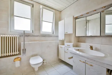 Badezimmer EGder Immobilien: Raumwunder! Eigennutzung oder Kapitalanlage? (Foto)