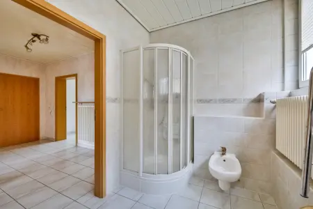 Badezimmer EGder Immobilien: Raumwunder! Eigennutzung oder Kapitalanlage? (Foto)