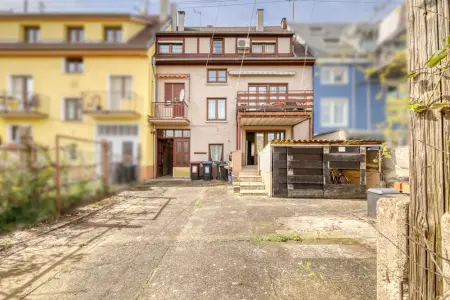 Hofansichtder Immobilien: Ihr Immobilienprojekt mit Weitblick: MFH plus Neubauoption (Foto)