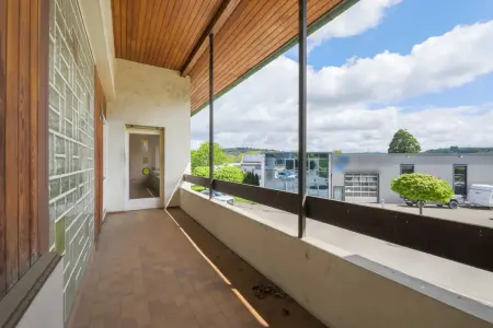 Balkon EG der Immobilie: Vielseitiges Anwesen im Gewerbegebiet in Remchingen-Nöttingen (Foto)