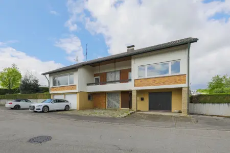 Straßenansicht der Immobilie: Vielseitiges Anwesen im Gewerbegebiet in Remchingen-Nöttingen (Titelbild)