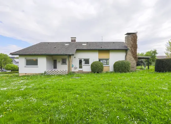 Rückansicht der Immobilie: Vielseitiges Anwesen im Gewerbegebiet in Remchingen-Nöttingen (Foto)