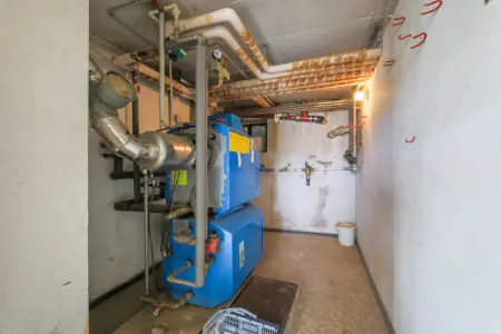 Heizraumder Immobilien: Vielseitiges Anwesen im Gewerbegebiet in Remchingen-Nöttingen (Foto)