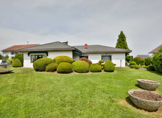 Großes Grundstück der Immobilien: Großzügiger Bungalow in Bestlage! (Foto)