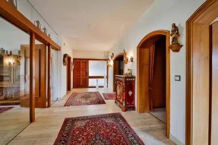 Diele der Immobilien: Großzügiger Bungalow in Bestlage! (Foto)