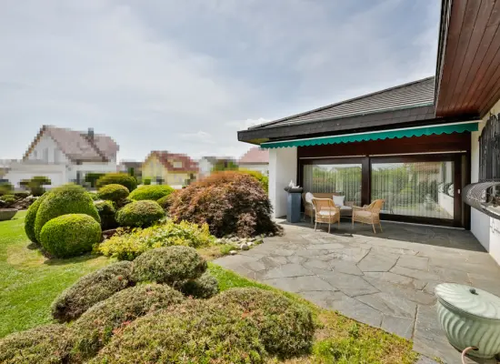 Genießen Sie die Ruheder Immobilien: Großzügiger Bungalow in Bestlage! (Foto)