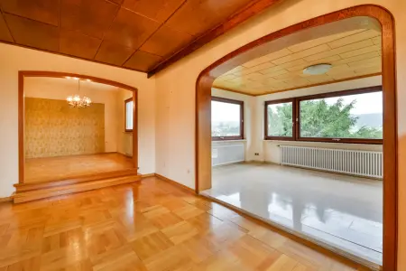 Großzügiger Wohnbereichder Immobilien: Wohnhaus in Bestlage! (Foto)