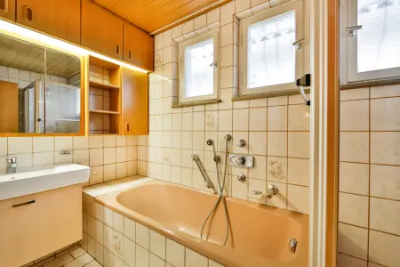Bad EGder Immobilien: Wohnhaus in Bestlage! (Foto)