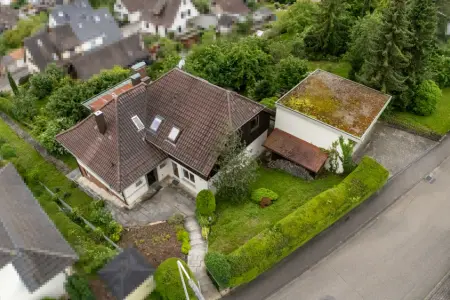 Viel Platz für die ganze Familie! der Immobilie: Wohnhaus in Bestlage! (Foto)