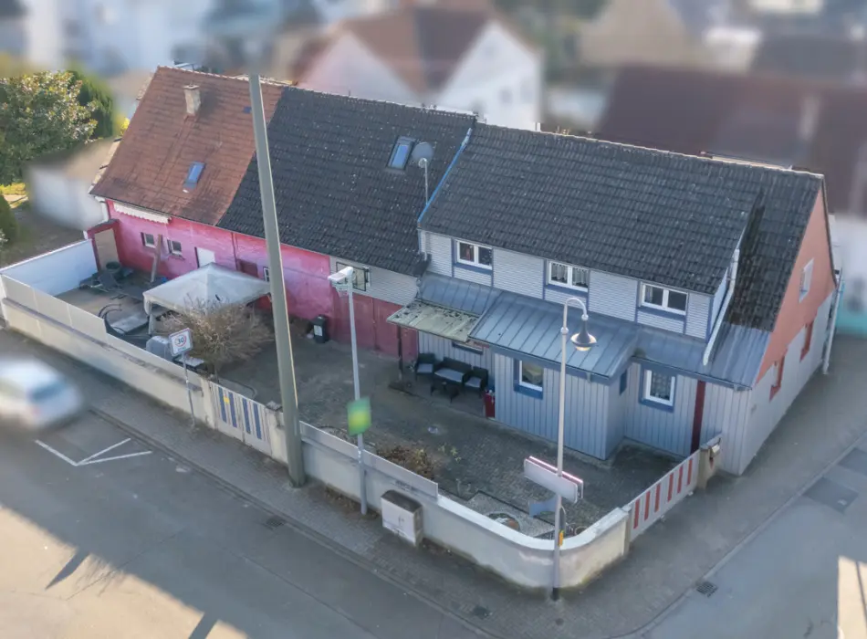 Titelbildder Immobilien: Charmantes Einfamilienhaus mit großer Scheune und vielseitigem Nutzungspotenzial (Titelbild)