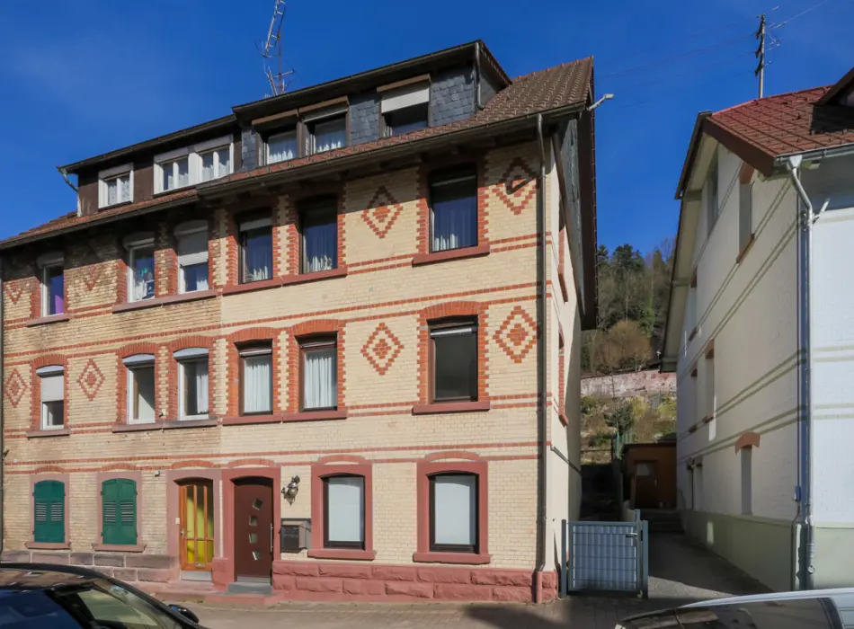 Straßenansicht