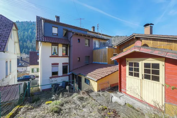 Rückansicht und Garten