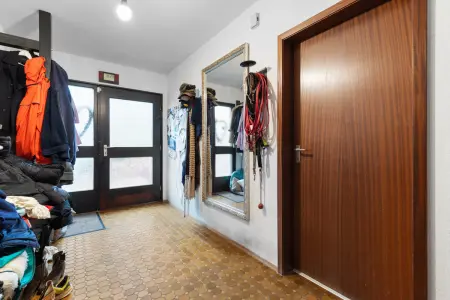 Eingangder Immobilien: Großzügiges Einfamilienhaus mit ELW in Pfinztal-Söllingen (Foto)