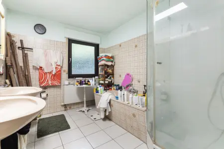 Badezimmerder Immobilien: Großzügiges Einfamilienhaus mit ELW in Pfinztal-Söllingen (Foto)