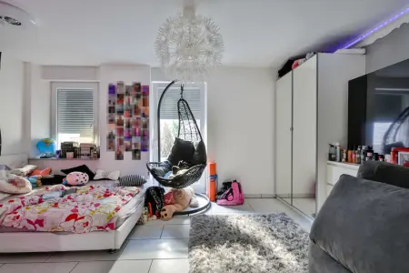 Jugendzimmerder Immobilien: Versteckte Perle! Neuwertige und TOP-ausgestattete 4-Zimmer-Wohnung in zentrumsnaher Lage! (Foto)