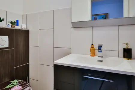 separates WCder Immobilien: Versteckte Perle! Neuwertige und TOP-ausgestattete 4-Zimmer-Wohnung in zentrumsnaher Lage! (Foto)