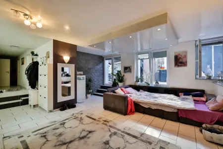 Platz zum Chillender Immobilien: Versteckte Perle! Neuwertige und TOP-ausgestattete 4-Zimmer-Wohnung in zentrumsnaher Lage! (Foto)
