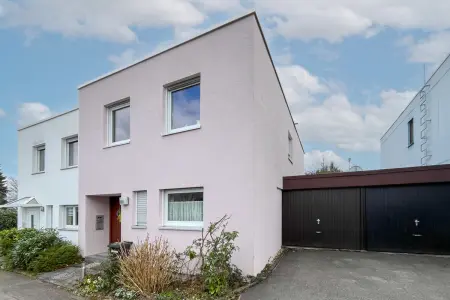 Straßenansicht der Immobilie: Familienfreundliches, kleines Häuschen! (Titelbild)