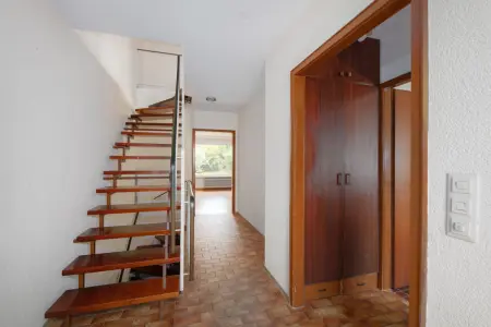 Diele und Treppenhaus EG