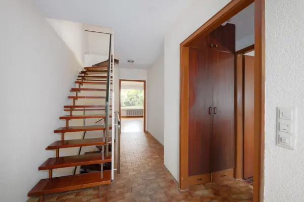 Diele und Treppenhaus EG