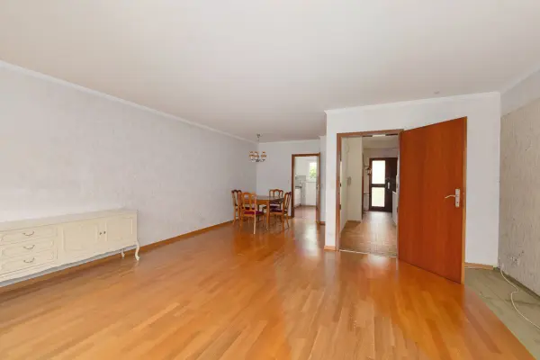 Wohnzimmer und Essbereich EG