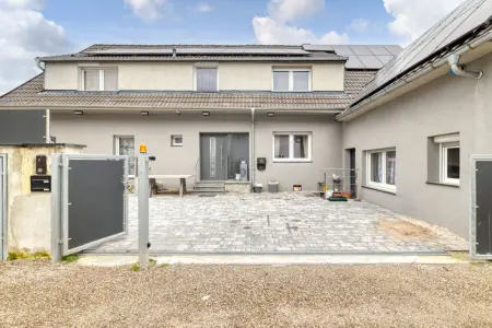Eingangstorder Immobilien: Individuelles, kernsaniertes Einfamilienhaus mit separatem ausgebauten Nebengebäude (Foto)