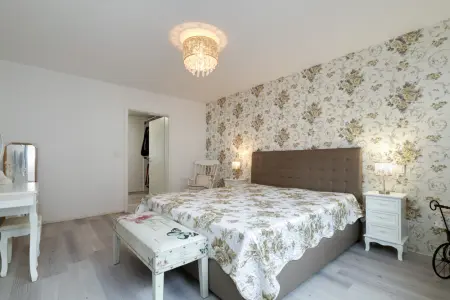 Schlafzimmerder Immobilien: Individuelles, kernsaniertes Einfamilienhaus mit separatem ausgebauten Nebengebäude (Foto)