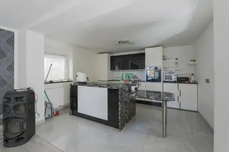 Küche der Immobilie: Individuelles, kernsaniertes Einfamilienhaus mit separatem ausgebauten Nebengebäude (Foto)