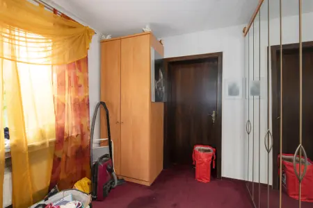 Zimmer / Ankleide EGder Immobilien: Ihr Projekt zum Traumhaus! Wohnen und Arbeiten in Aussichtslage! (Foto)