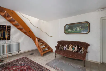Flur und Treppe UG