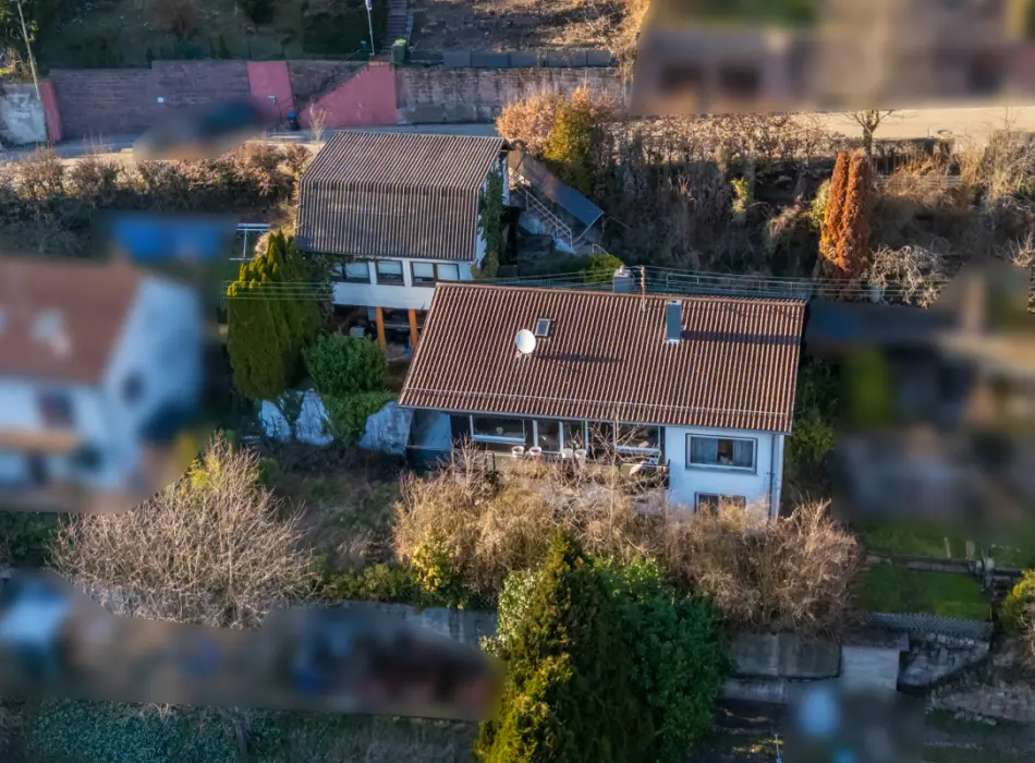 Luftansichtder Immobilien: Ihr Projekt zum Traumhaus! Wohnen und Arbeiten in Aussichtslage! (Titelbild)