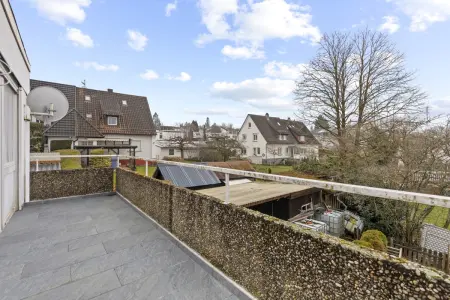 Grasiger Weg 8, 75175 Pforzheim - 7 der Immobilie: Einfamilienhaus im Bauhaus-Stil mit vielen Extras!
2 Garagen inklusive! (Foto)