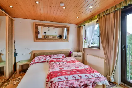 Schlafzimmer OGder Immobilien: Mehrgenerationenhaus in schöner Lage in Bretten! (Foto)