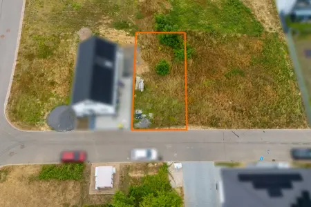 Luftansicht Flurstückmarkierungder Immobilien: Attraktives Baugrundstück im Neubaugebiet "Ob dem Obern Dorf" (Foto)