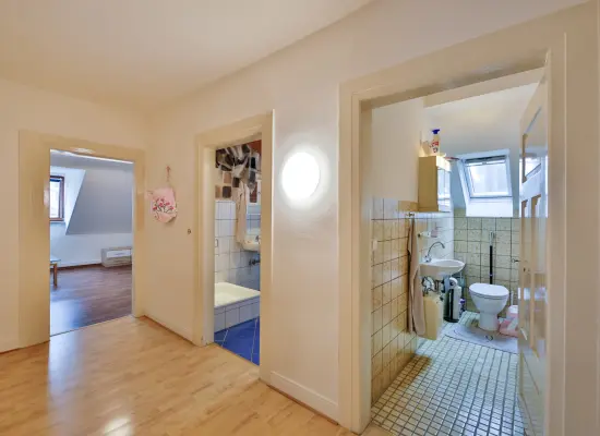 Diele und separates WCder Immobilien: Happy together! (Foto)