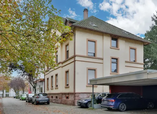 Straßenansichtder Immobilien: Ruhig aber zentral wohnen (Foto)