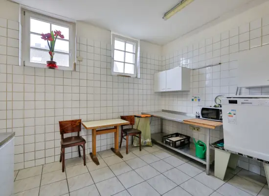 Kücheder Immobilien: Gewerbeeinheit zu verkaufen! (Foto)