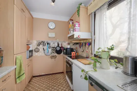 Küche EGder Immobilien: Raus aus der Stadt, rein ins Grüne – mit Platz zum Leben! (Foto)
