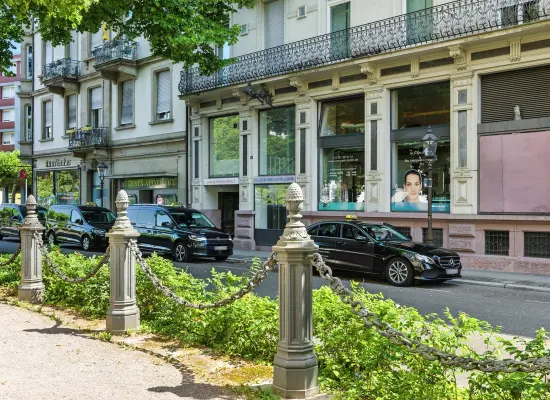 Aussenansichtder Immobilien: Charmante Altbauwohnung zum Träumen in bester Lage! (Foto)